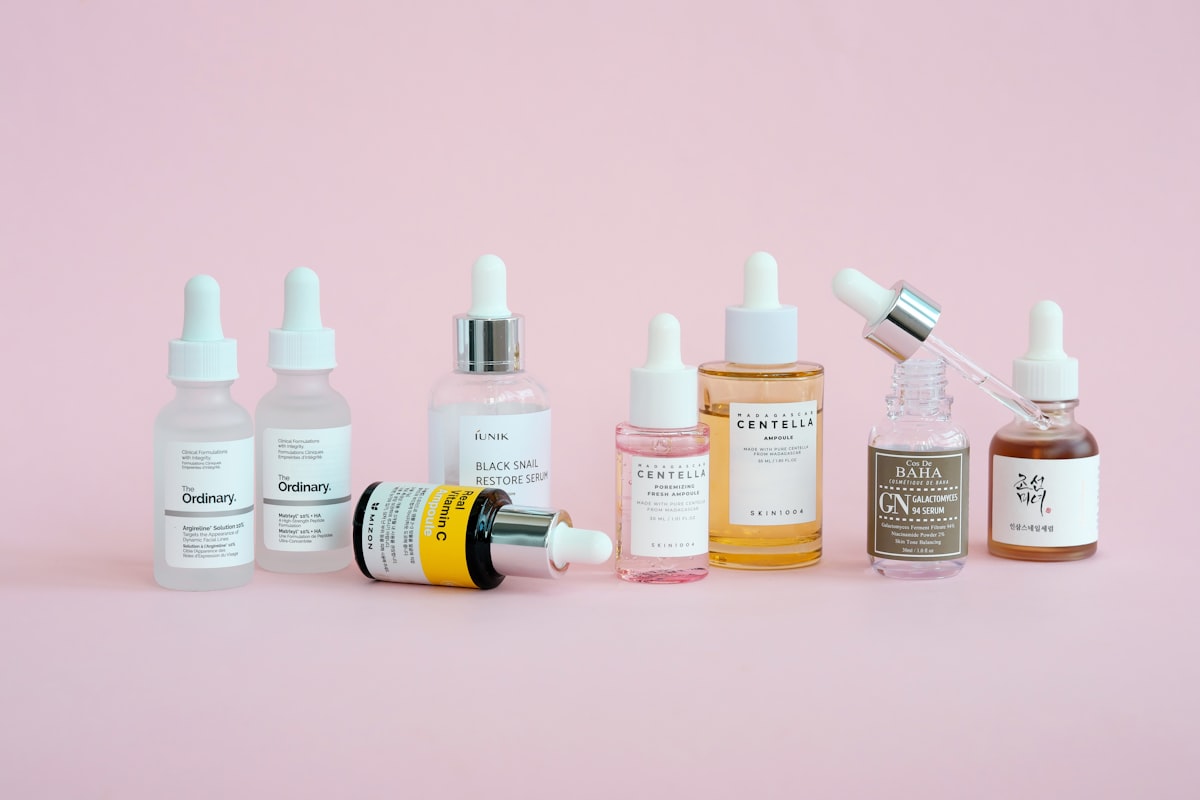 Natural oils and fatty acids for skin nourishment