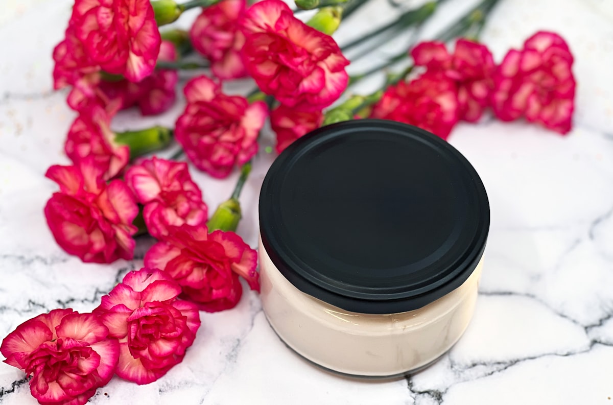 Natural antioxidants for skin protection